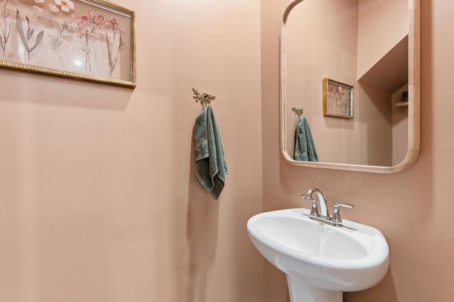 725 Coburg Pvt St, Gallatin, TN 37066