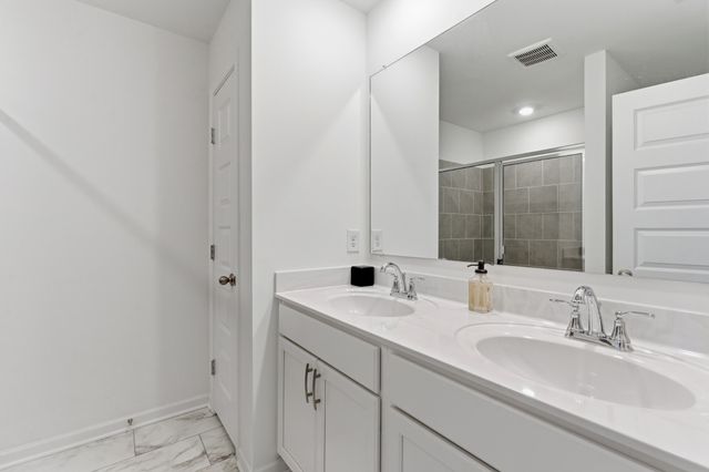 725 Coburg Pvt St, Gallatin, TN 37066