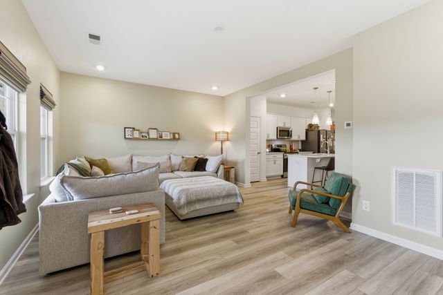 725 Coburg Pvt St, Gallatin, TN 37066