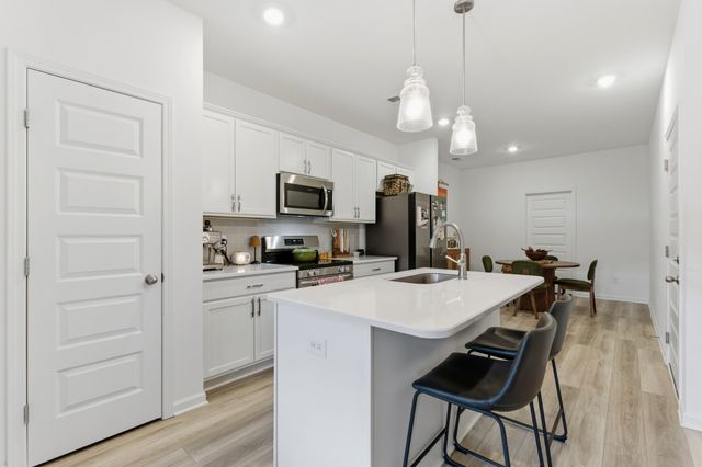 725 Coburg Pvt St, Gallatin, TN 37066