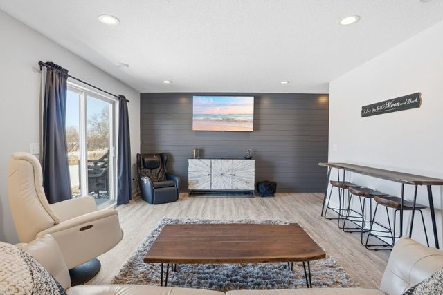 17317 Eastwood Avenue, Lakeville, MN 55044