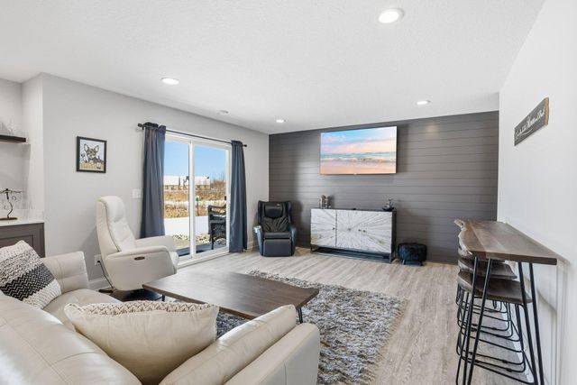 17317 Eastwood Avenue, Lakeville, MN 55044