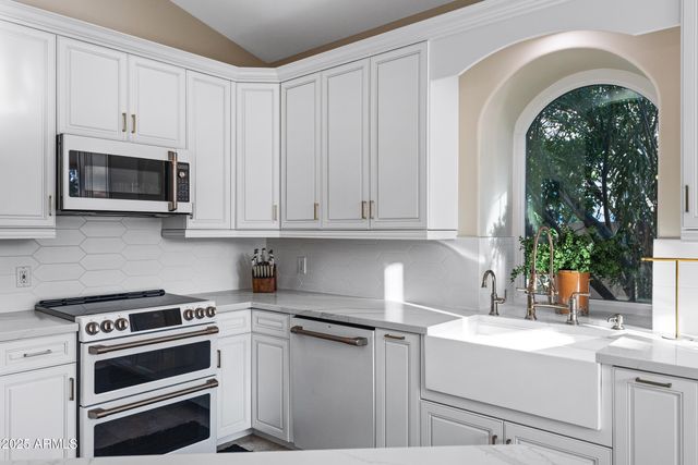 10115 E BELLA VISTA Drive, Scottsdale, AZ 85258