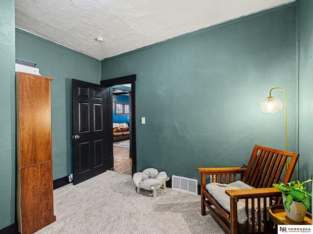 3275 Hascall Street, Omaha, NE 68105