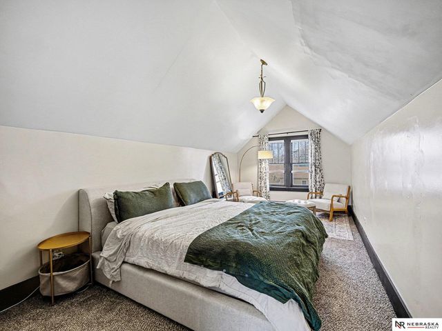 3275 Hascall Street, Omaha, NE 68105