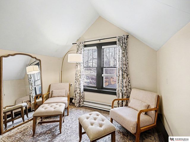 3275 Hascall Street, Omaha, NE 68105