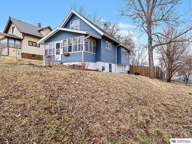 3275 Hascall Street, Omaha, NE 68105
