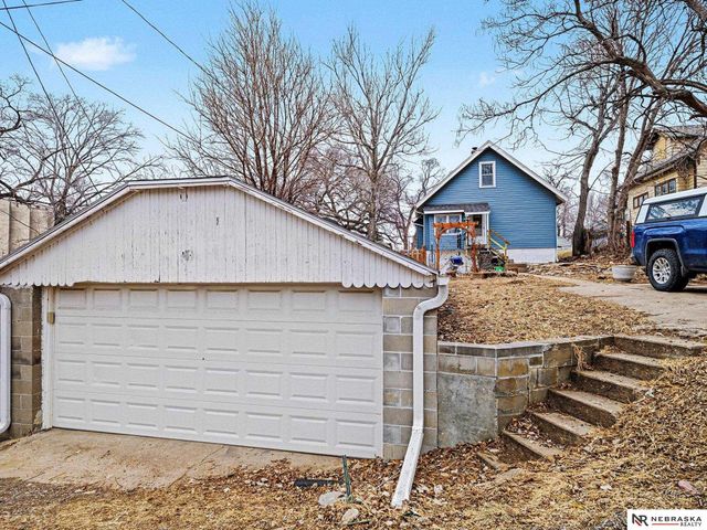 3275 Hascall Street, Omaha, NE 68105
