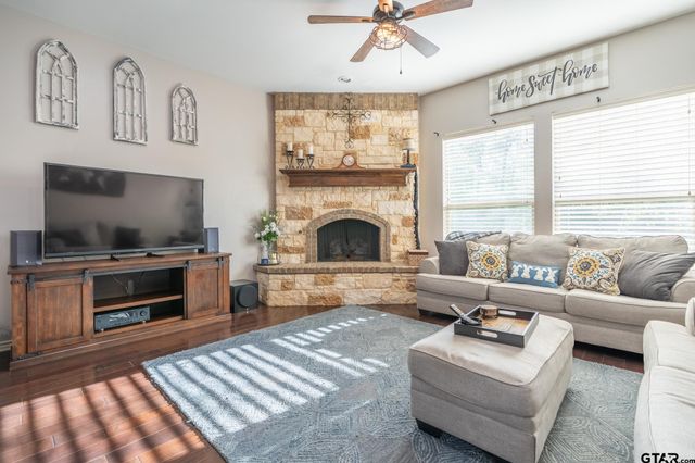 9246 Stonebank Xing, Tyler, TX 75703