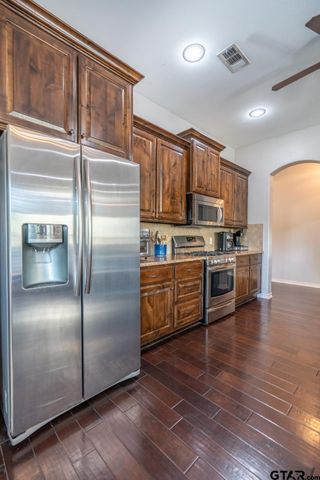 9246 Stonebank Xing, Tyler, TX 75703