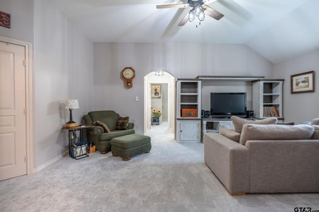 9246 Stonebank Xing, Tyler, TX 75703