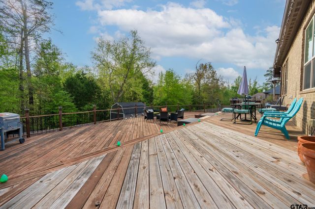 9246 Stonebank Xing, Tyler, TX 75703