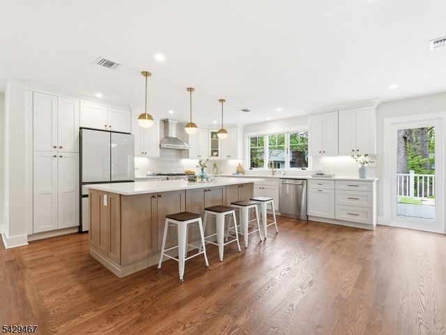 29 Heron Rd, Livingston Twp., NJ 07039