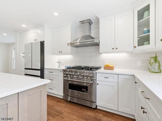 29 Heron Rd, Livingston Twp., NJ 07039