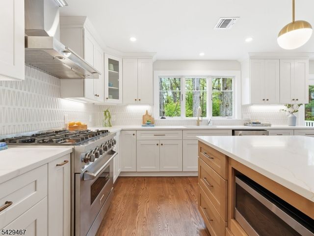 29 Heron Rd, Livingston Twp., NJ 07039
