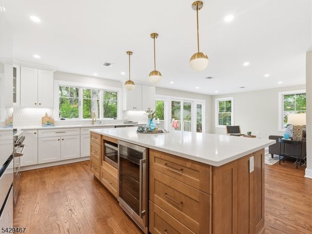 29 Heron Rd, Livingston Twp., NJ 07039