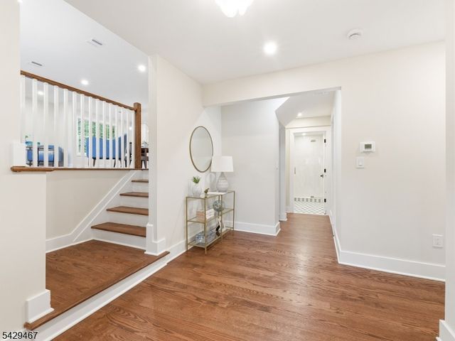 29 Heron Rd, Livingston Twp., NJ 07039