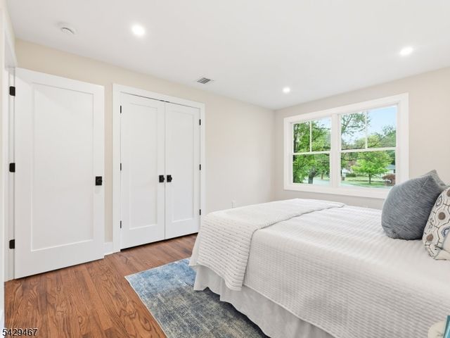 29 Heron Rd, Livingston Twp., NJ 07039