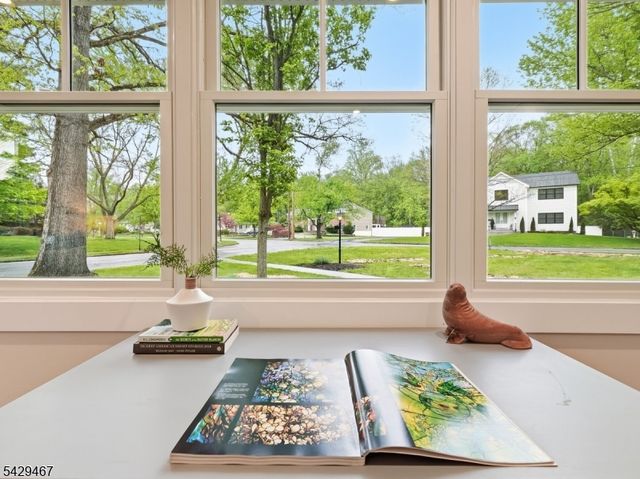29 Heron Rd, Livingston Twp., NJ 07039