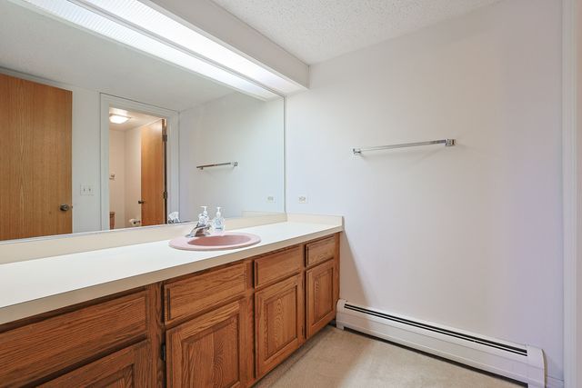 200 Red Top Drive 302, Libertyville, IL 60048