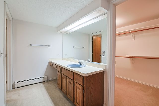 200 Red Top Drive 302, Libertyville, IL 60048