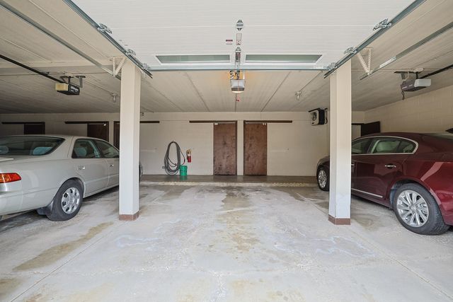 200 Red Top Drive 302, Libertyville, IL 60048