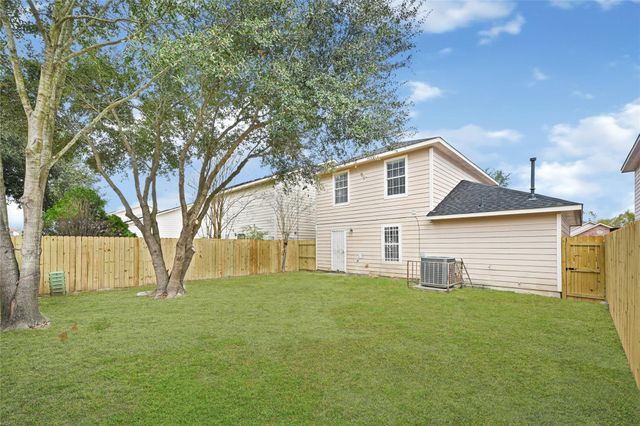 5826 Darlington Oak Street, Houston, TX 77016