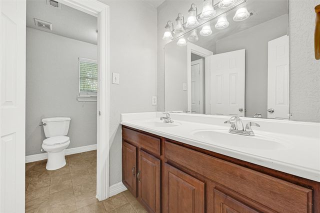 5826 Darlington Oak Street, Houston, TX 77016