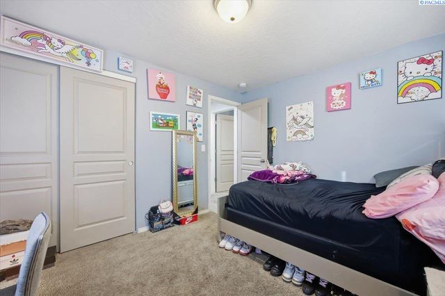 9409 W 8th Place, Kennewick, WA 99336