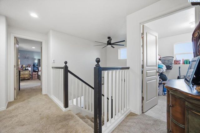 9409 W 8th Place, Kennewick, WA 99336