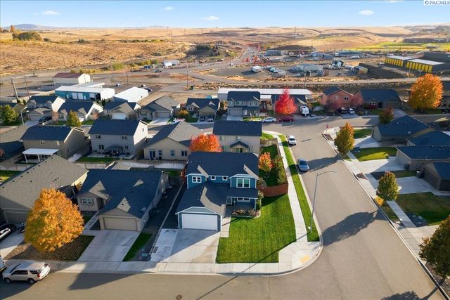 9409 W 8th Place, Kennewick, WA 99336