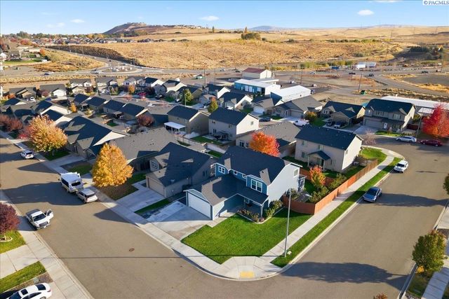 9409 W 8th Place, Kennewick, WA 99336