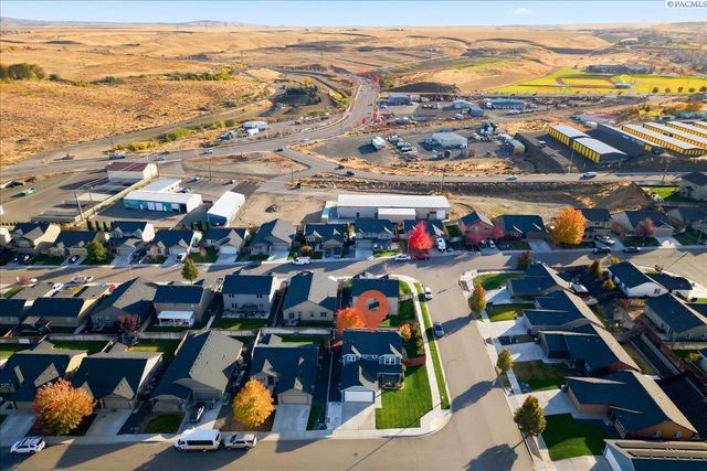 9409 W 8th Place, Kennewick, WA 99336