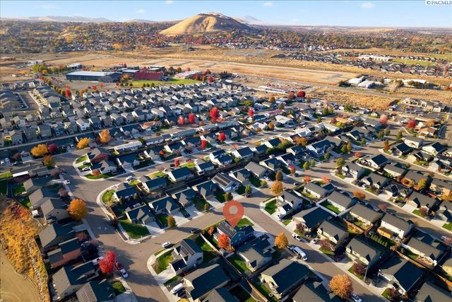 9409 W 8th Place, Kennewick, WA 99336