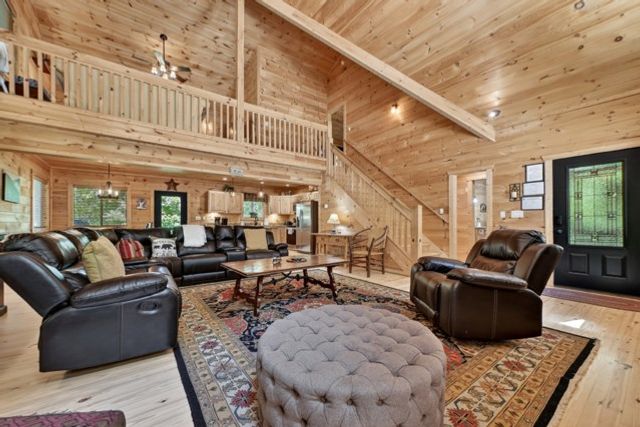 565 Catawba Circle, Ellijay, GA 30540