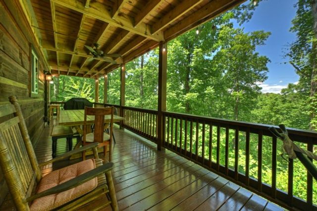 565 Catawba Circle, Ellijay, GA 30540