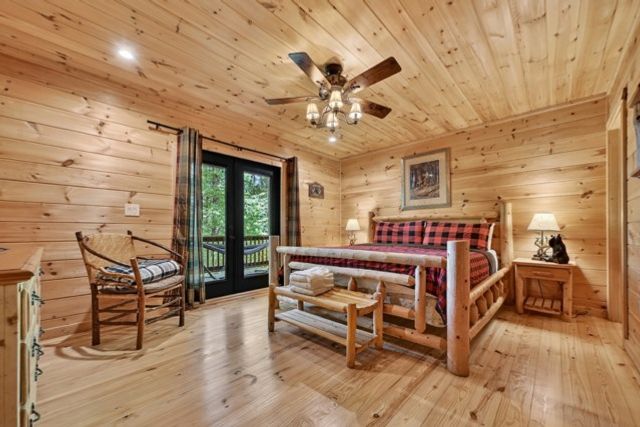 565 Catawba Circle, Ellijay, GA 30540