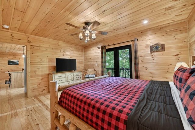 565 Catawba Circle, Ellijay, GA 30540