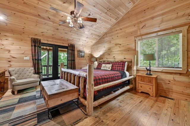 565 Catawba Circle, Ellijay, GA 30540