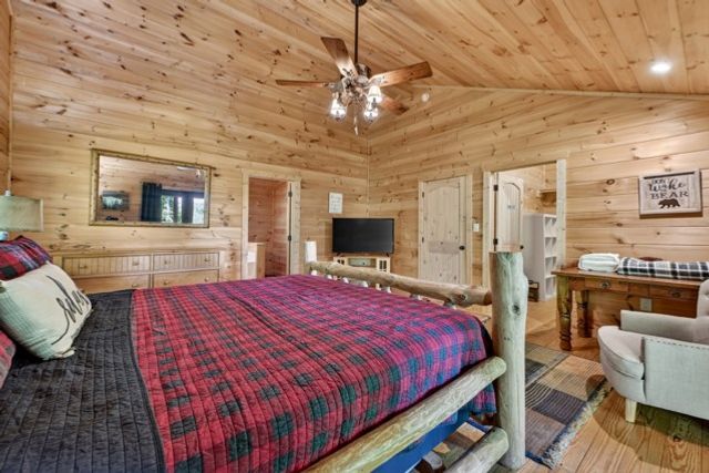 565 Catawba Circle, Ellijay, GA 30540