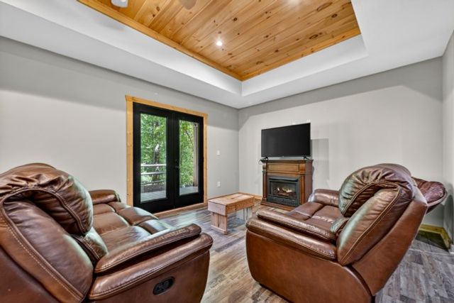 565 Catawba Circle, Ellijay, GA 30540
