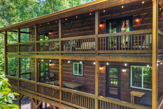 565 Catawba Circle, Ellijay, GA 30540