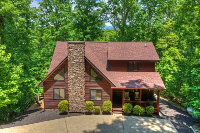 565 Catawba Circle, Ellijay, GA 30540