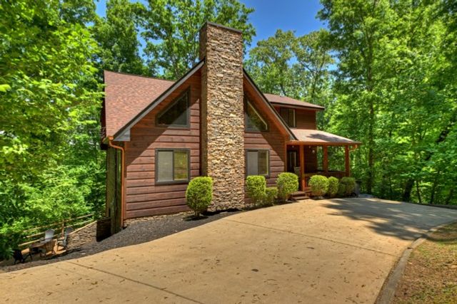 565 Catawba Circle, Ellijay, GA 30540