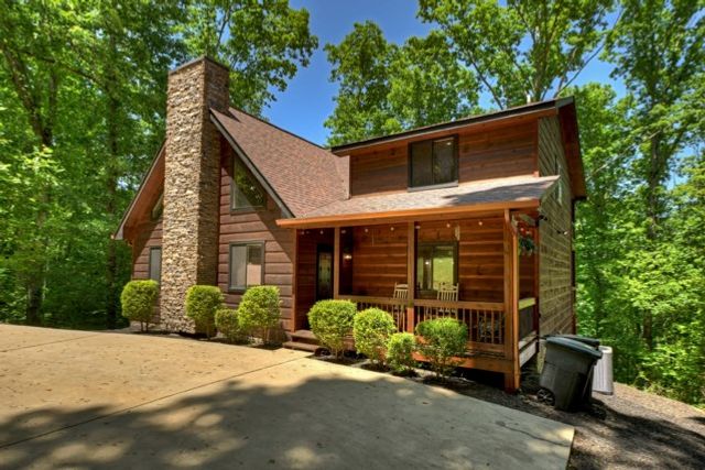 565 Catawba Circle, Ellijay, GA 30540