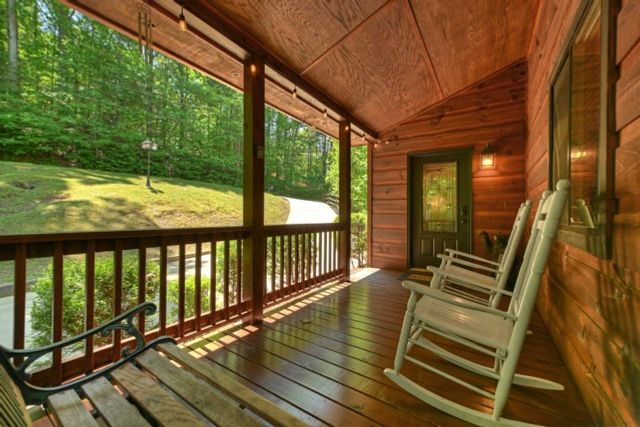 565 Catawba Circle, Ellijay, GA 30540