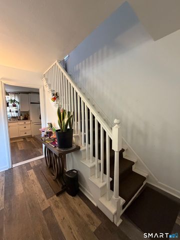 506 Lighthouse Road, New Haven, CT 06512