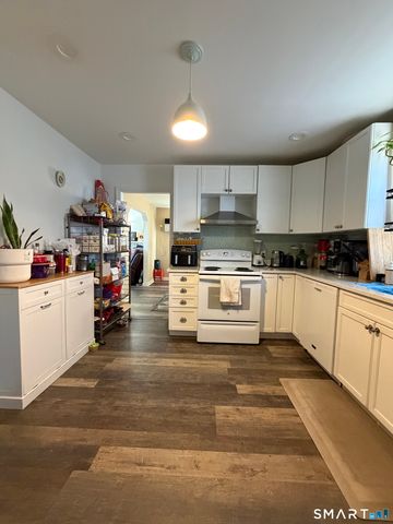 506 Lighthouse Road, New Haven, CT 06512