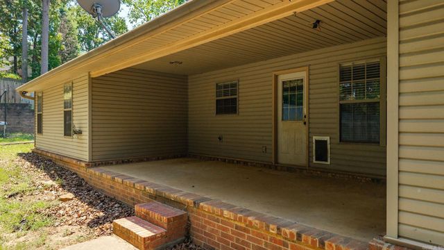 94 Emerald Drive, Maumelle, AR 72113