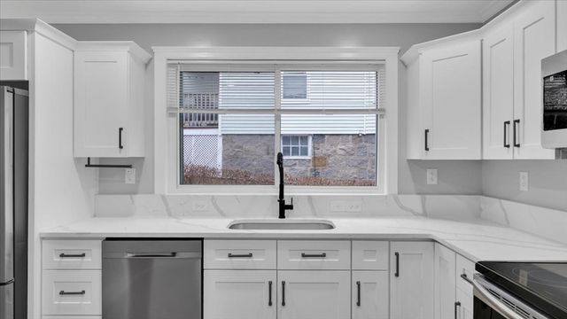 71 Pierce Ave 1, Boston, MA 02122